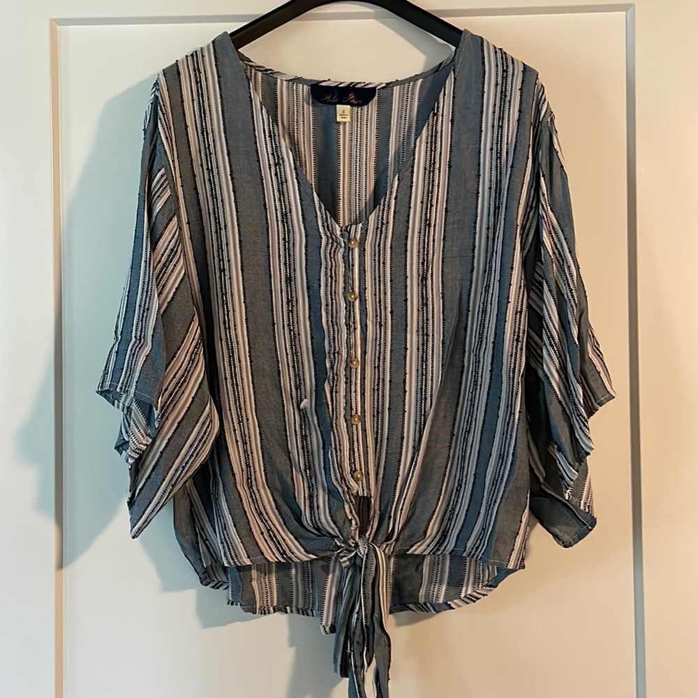 Women’s Linen Top with beautiful thread detail
